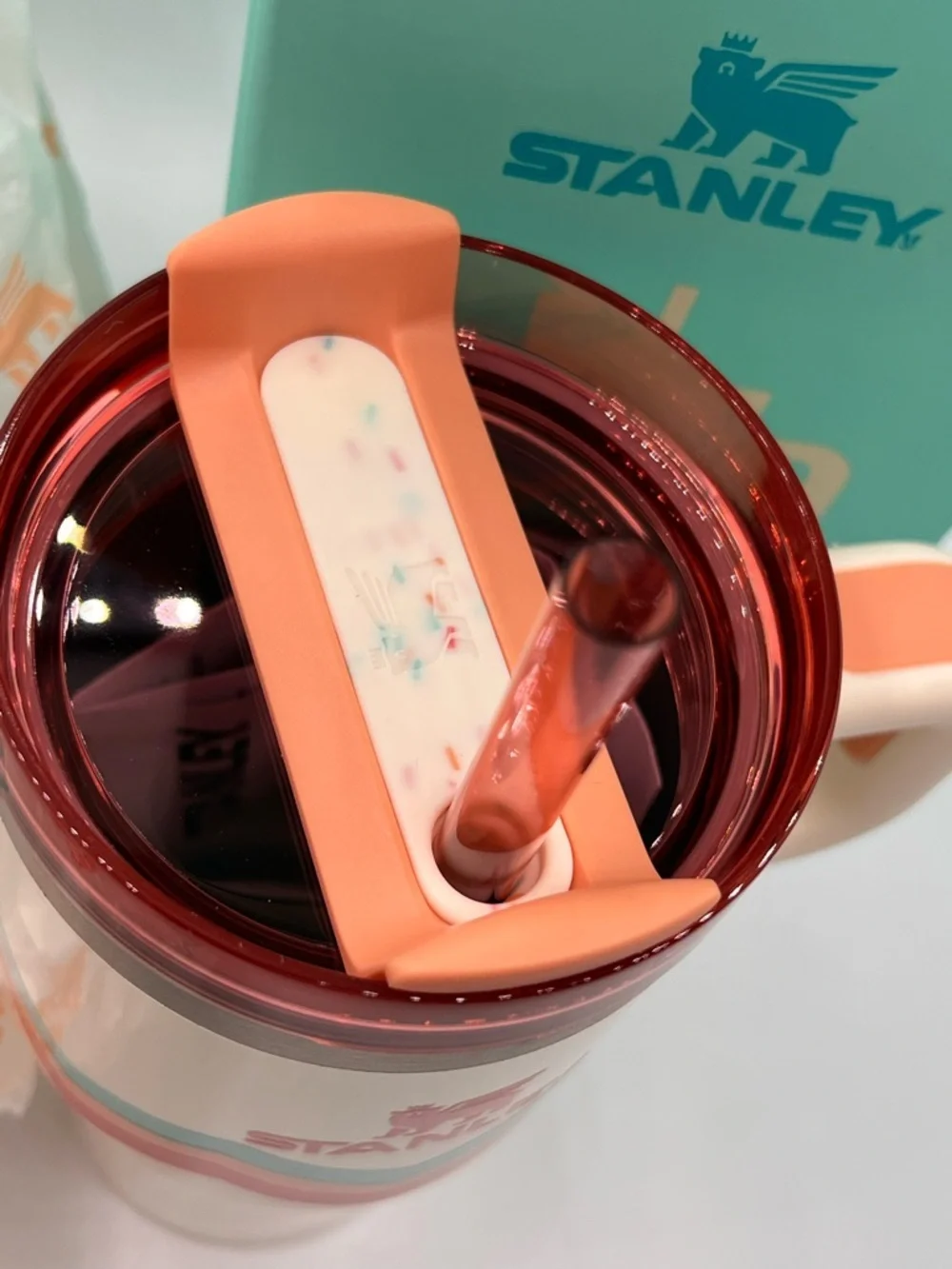 Stanley Quencher H2.0 FlowState Tumbler Cream Egg- Cellence 20oz Easter 2025BNWT - Picture 5 of 8